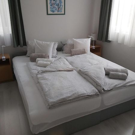 Apartmanhaz Horvath Balatonboglár Exterior foto