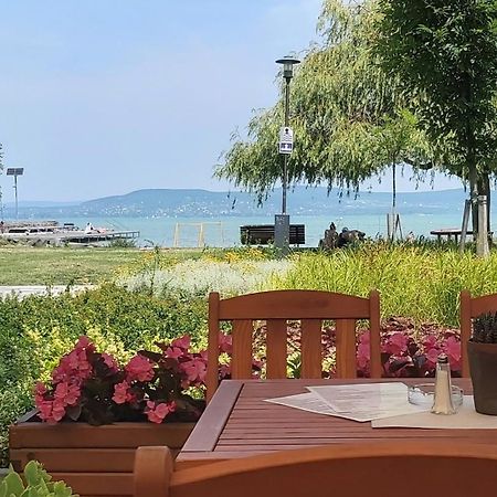 Apartmanhaz Horvath Balatonboglár Exterior foto