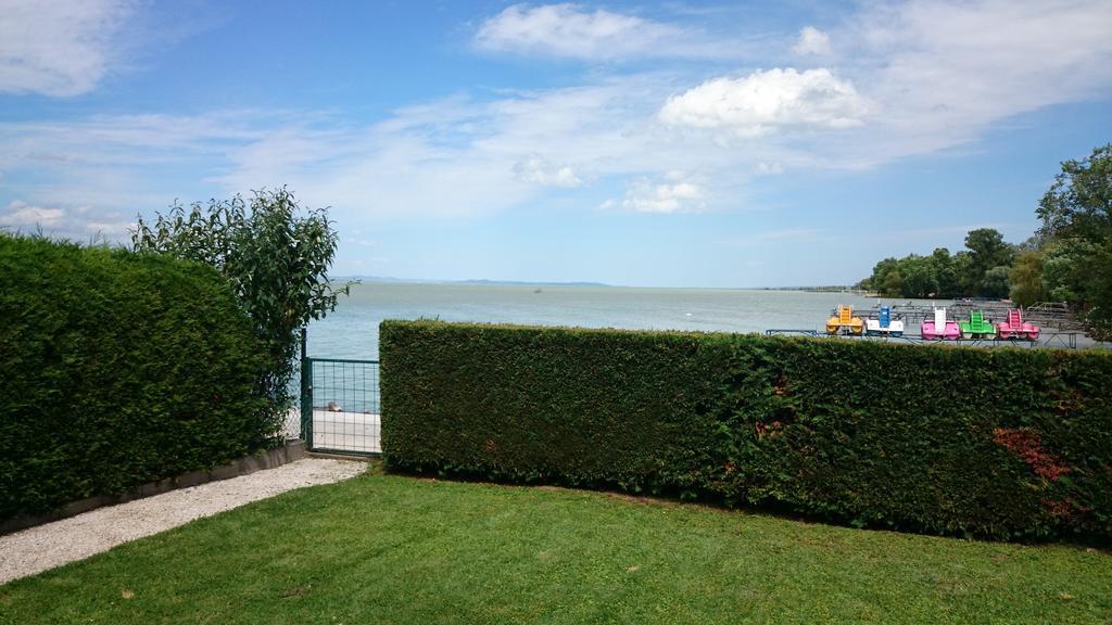 Apartmanhaz Horvath Balatonboglár Exterior foto