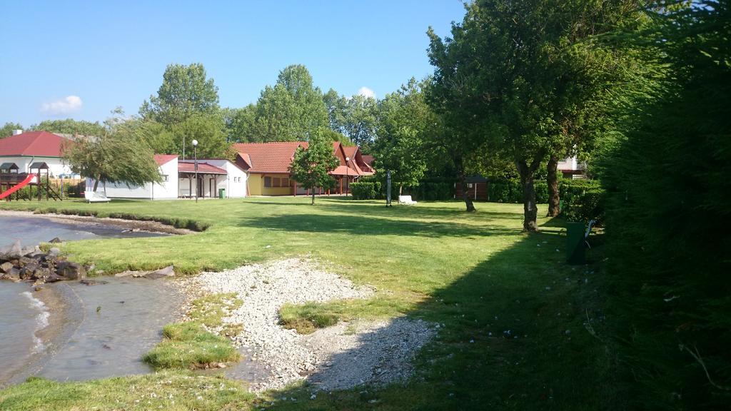 Apartmanhaz Horvath Balatonboglár Exterior foto