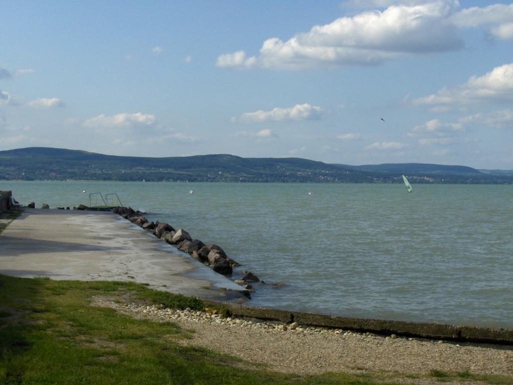 Apartmanhaz Horvath Balatonboglár Exterior foto