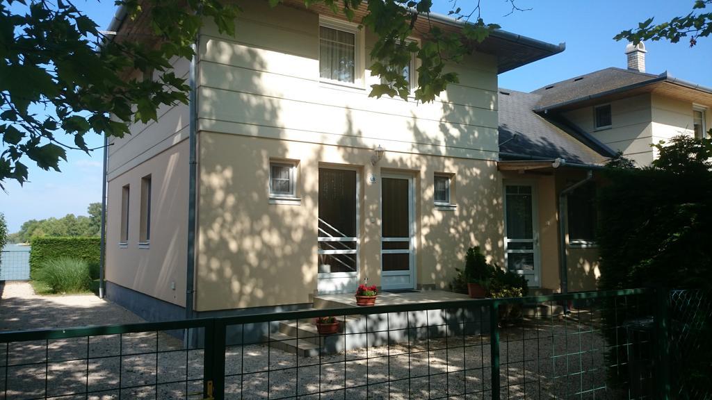 Apartmanhaz Horvath Balatonboglár Exterior foto