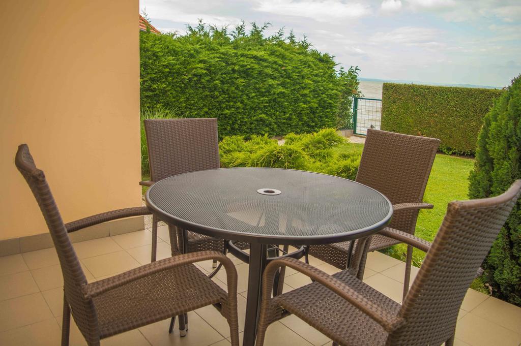 Apartmanhaz Horvath Balatonboglár Exterior foto