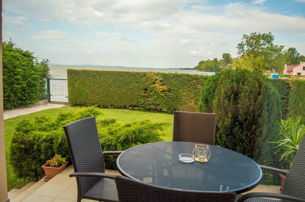 Apartmanhaz Horvath Balatonboglár Exterior foto